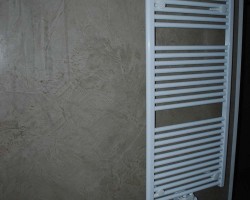 Dekorwand Lehmfarbe gespachtelt und poliert in Lage